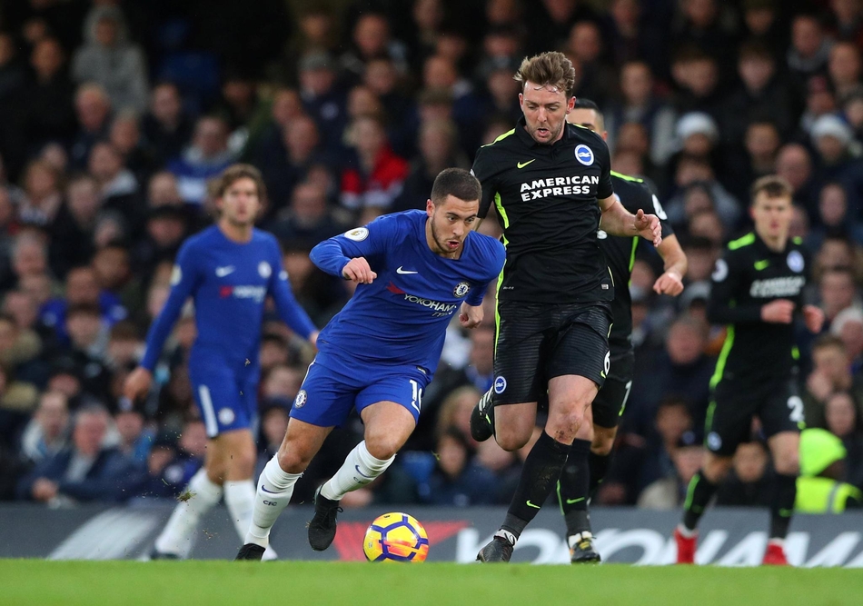 阿扎尔奋力向前