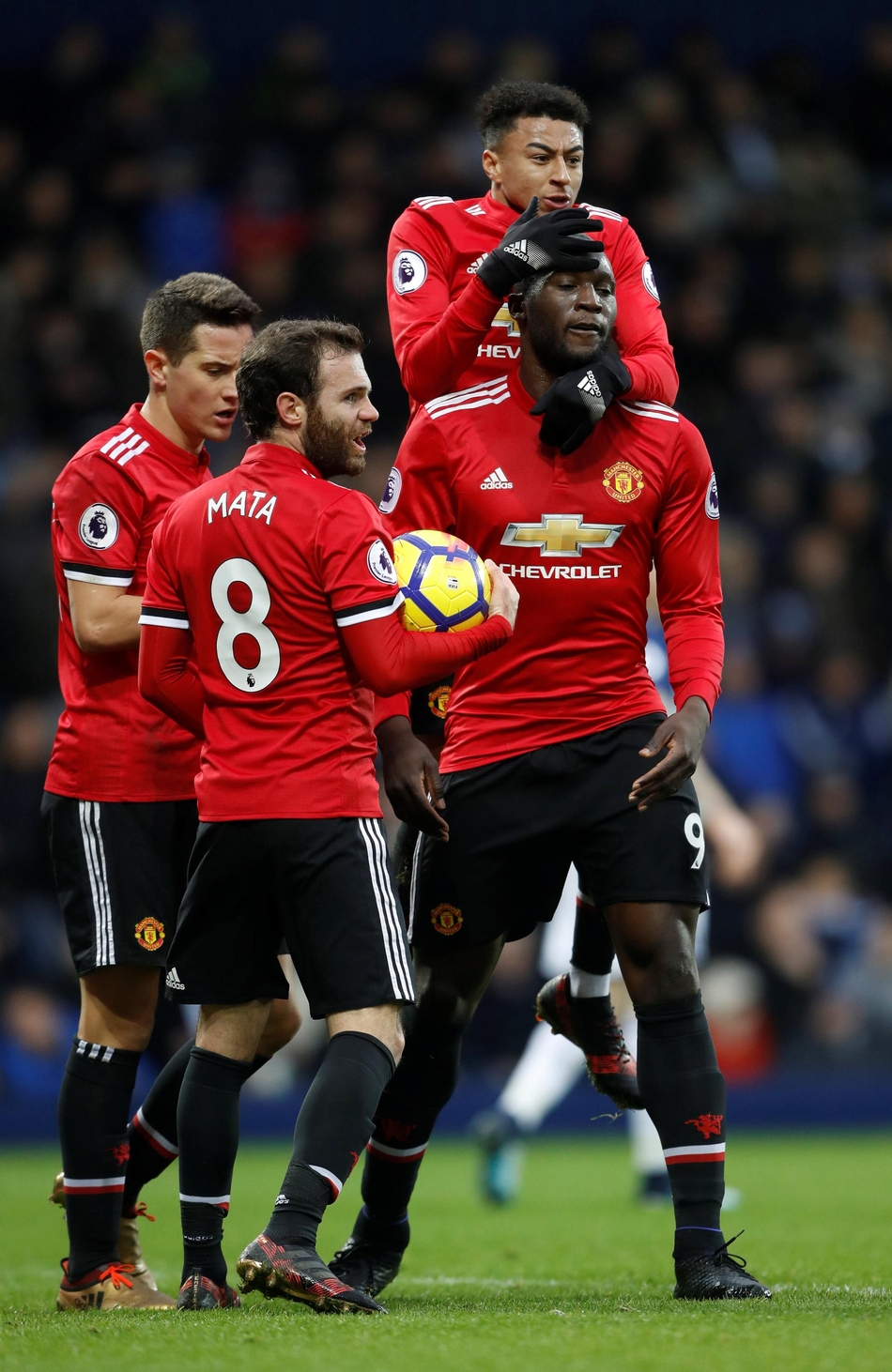 卢卡库首开纪录