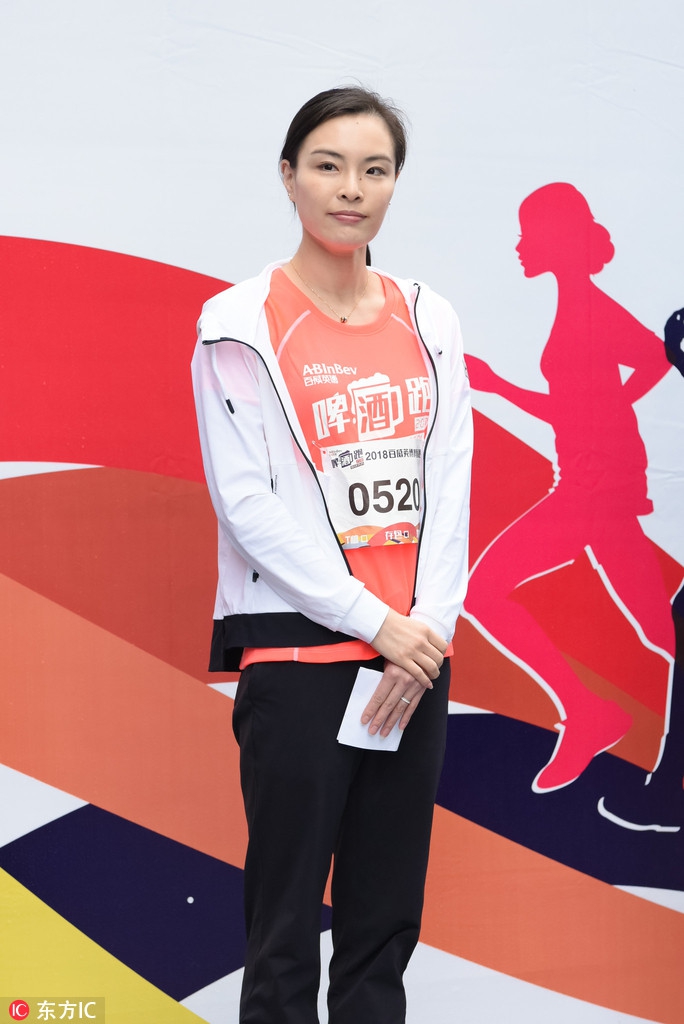 吴敏霞现身百威啤酒跑活动_高清图集_新浪网