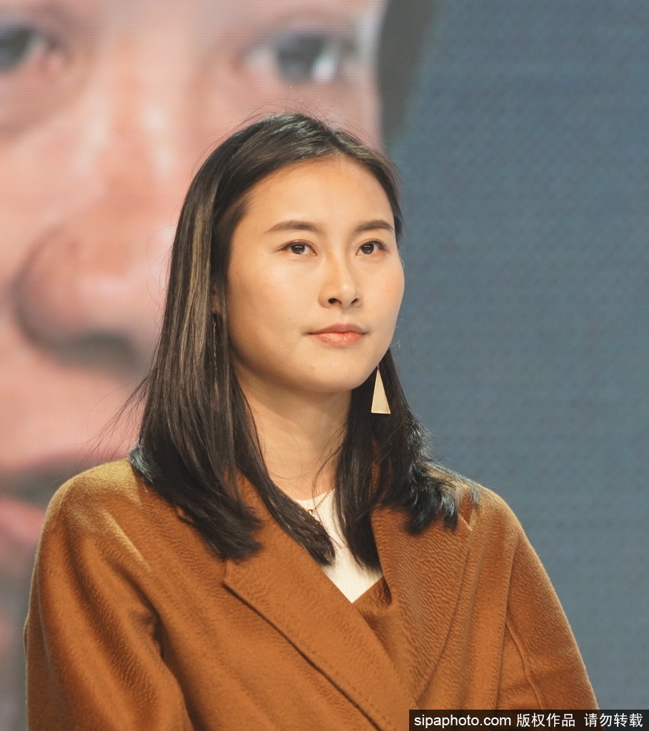 王仪涵现身网红盛典美艳动人