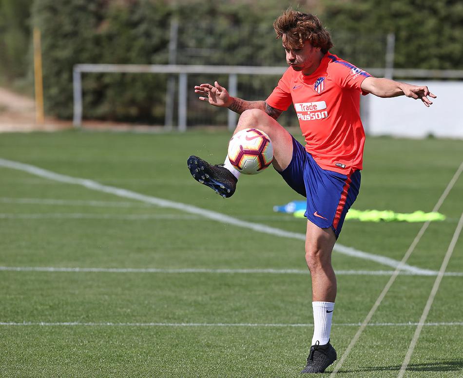 [流言板]越老越妖！詹姆斯本賽季40歲前23.5分+50%，40歲后26分+54%