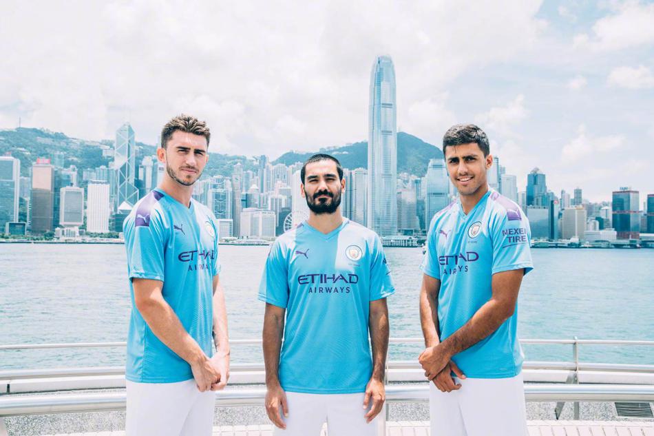 蓝月亮的东方之珠日记：曼城访港变身观光团，这波游客照够帅够亲民