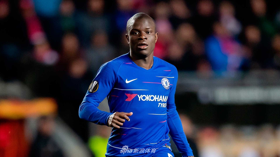 利物浦射手马内目光坚毅，身价高达1.2亿欧元，正带领球队向冠军发起冲击