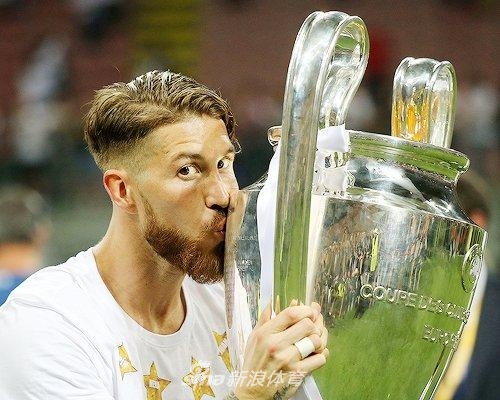 时尚达人！这些年拉莫斯换过的发型