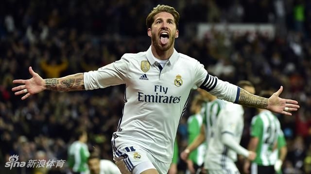 中后卫：拉莫斯