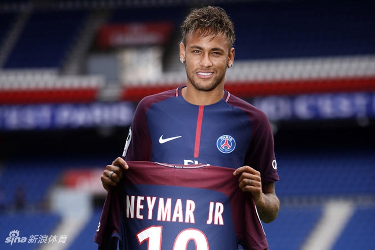 最震惊转会：巴黎签下内马尔姆巴佩