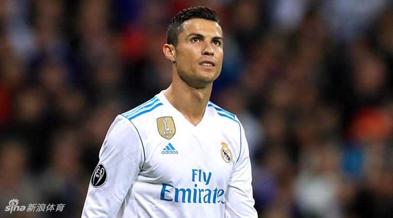 前锋：C罗