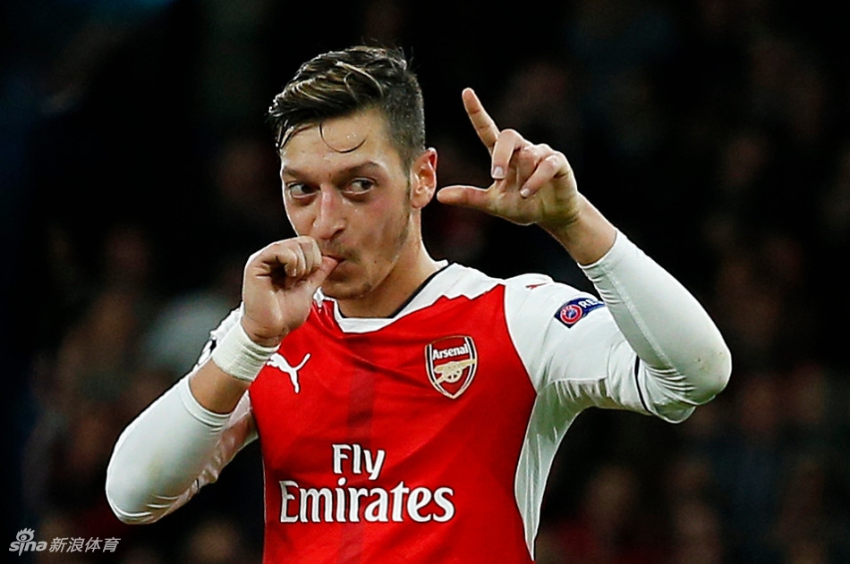 中场：厄齐尔（自由转会）