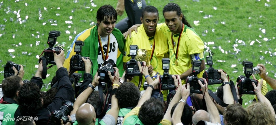 2005年，卡卡帮助巴西赢得联合会杯冠军