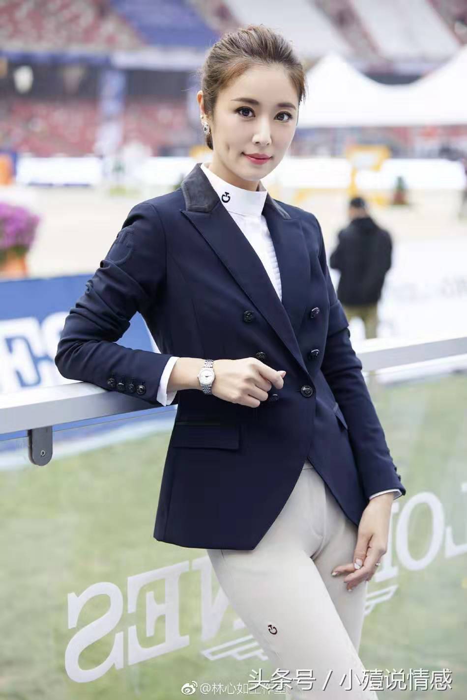 支持   键翻阅图片 列表查看 6 / 12 各大美女明星马术着装亮相,尽显