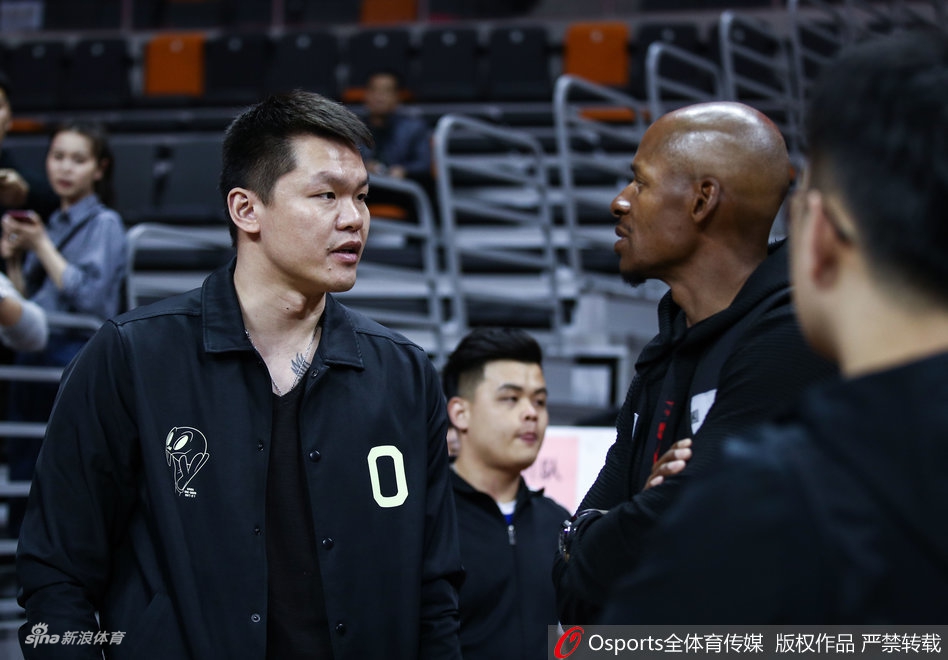 轉(zhuǎn)正！小阿德爾曼率隊(duì)常規(guī)賽三連勝收官 季后賽率隊(duì)兩輪戰(zhàn)至搶七