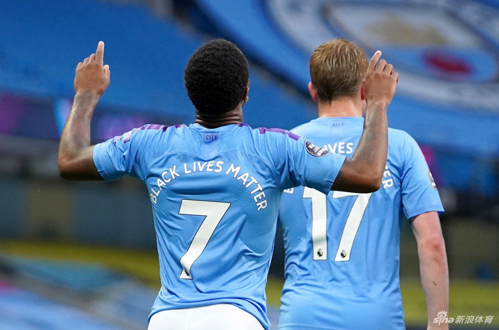 斯特林爆射破门瞬间，点燃空荡的伊蒂哈德