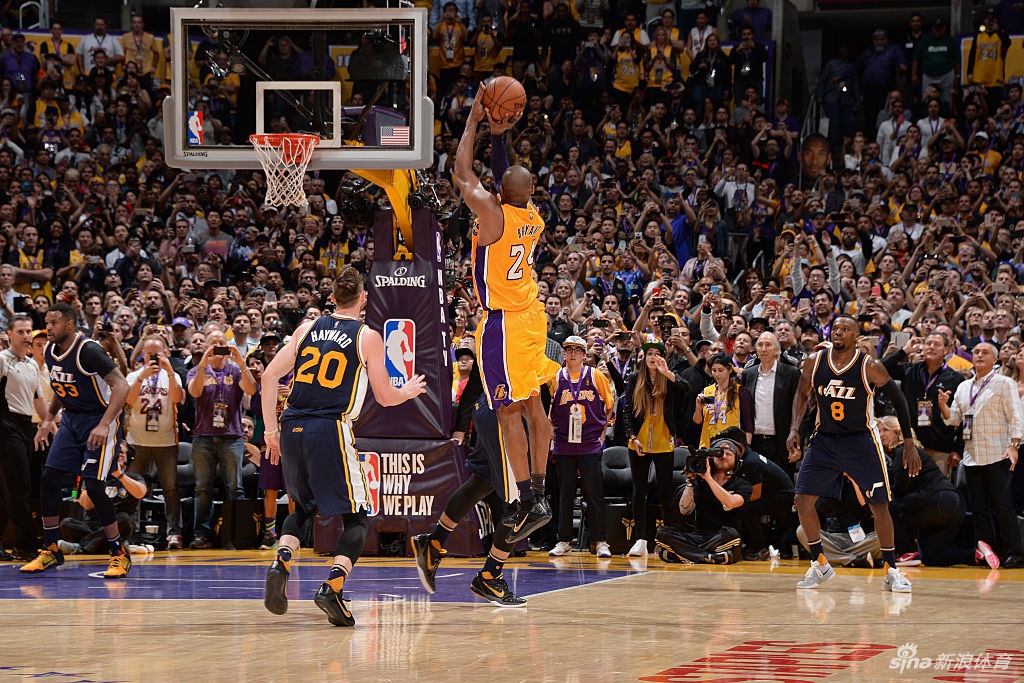 科比迎来了自己在nba联盟的最后一场比赛,科比出场42分钟50投22中,三
