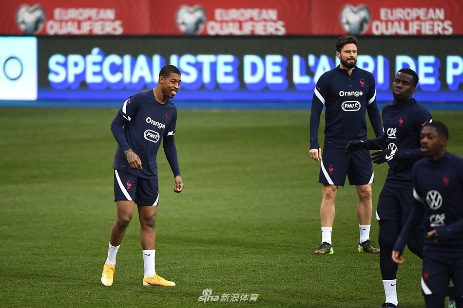 瓦拉内领衔的后防线在训练中一丝不苟，他们将面临意甲顶级射手哲科的严峻考验。