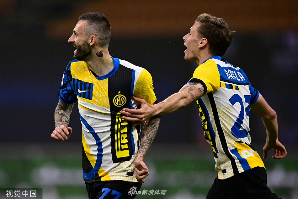 布罗佐维奇在禁区弧顶迎球怒射，皮如出膛炮弹般直窜网窝，梅阿查球场瞬间被点燃，门将弗扎托只能望球兴叹。