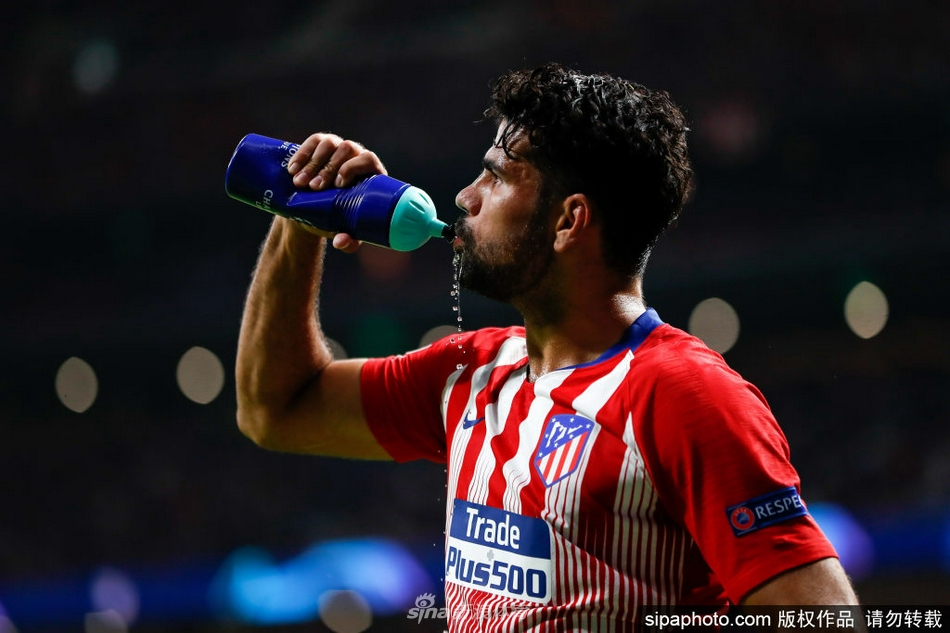 [流言板]單臂托舉劈扣！拉爾松大跨步反擊快攻跑動扣籃取得2分