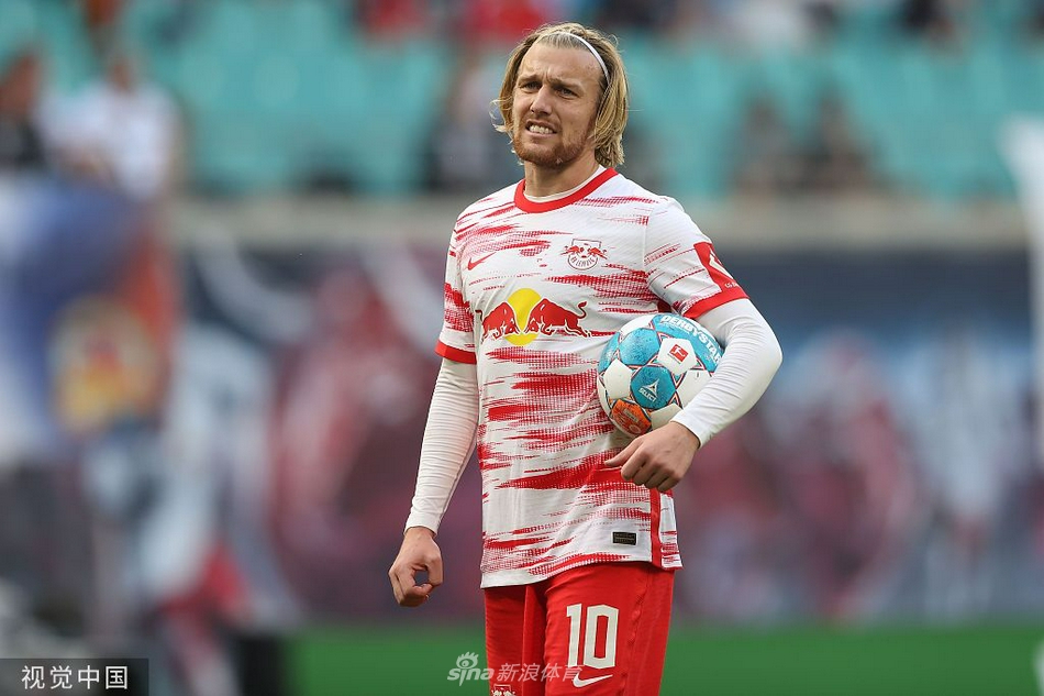 恩昆库单刀赴会，冷静挑射破门瞬间，为莱比锡红牛首开纪录