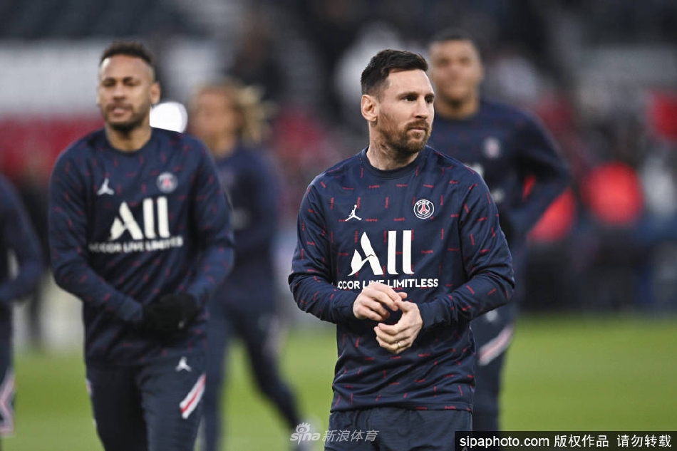 詹姆斯轉發克拉克賽季第二次三雙:黑子們!我喜歡!