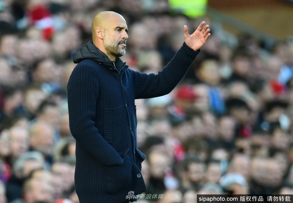 福登破门瞬间，伊蒂哈德球场陷入狂欢，这粒历史性的进球开启了曼城的纪录之夜