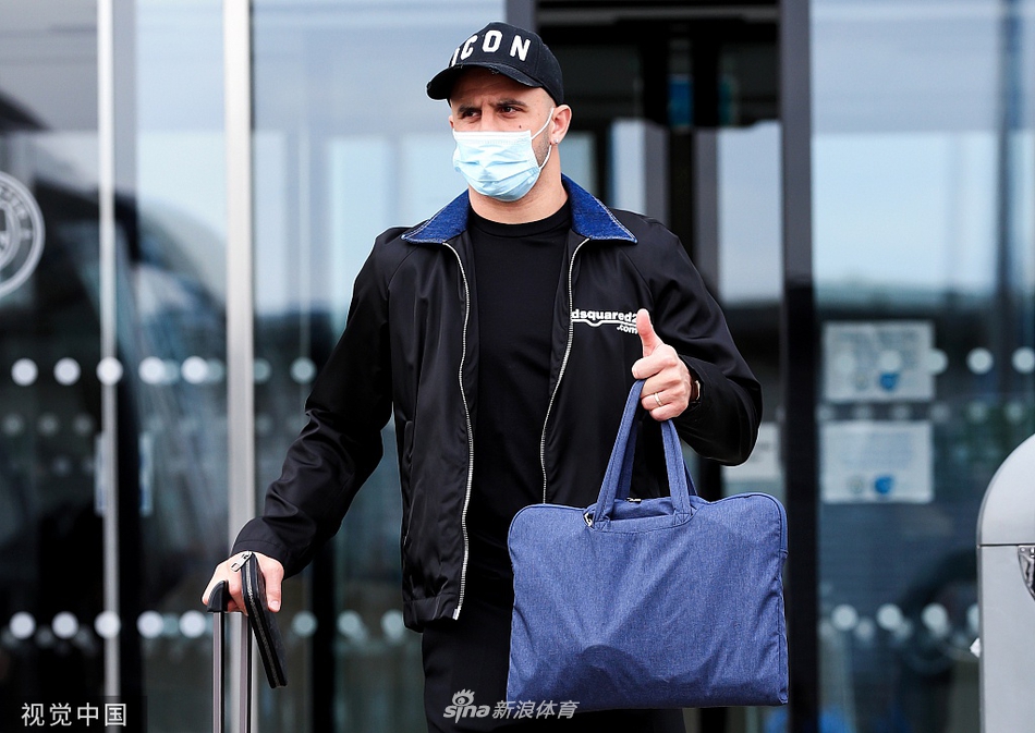 当皮球应声入网，菲尔·福登张开双臂，在队友的簇拥下于威斯特法伦球场狂奔，他脸上的稚气未脱，却已用一记石破天惊的世界波，为曼城凿开了通往半决赛的大门。