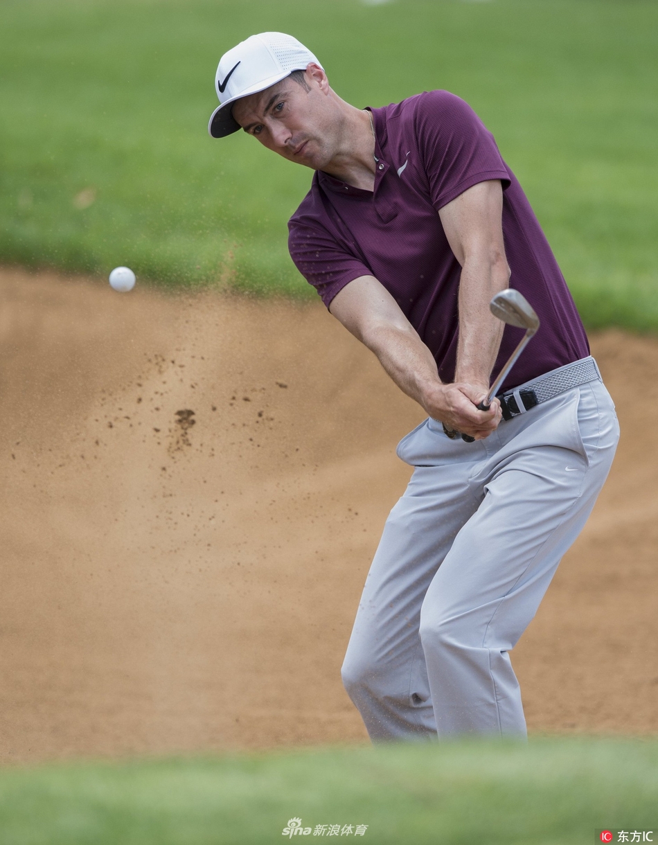 布兰登·格雷斯在观众的注视下推入关键一推，脸上露出释然与喜悦的笑容