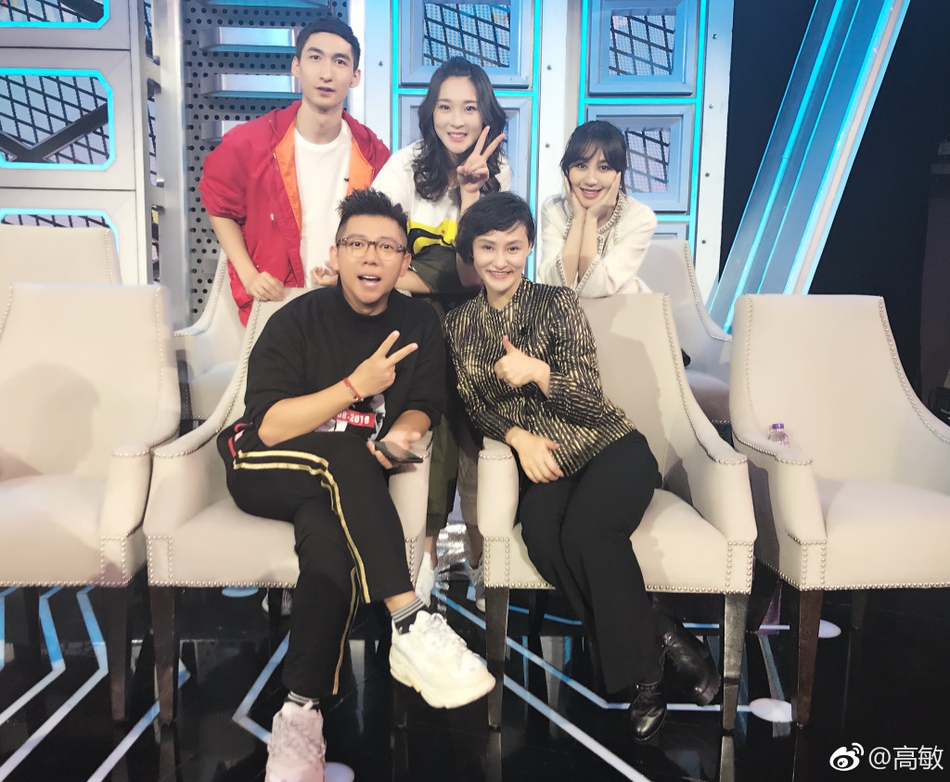 武大靖携惠若琪高敏邓亚萍上天天向上