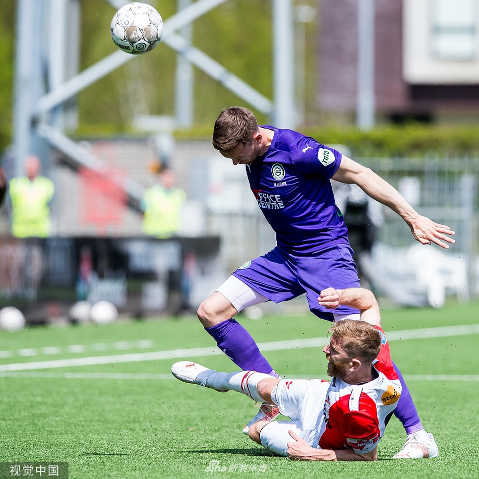 赛后面对镜头，罗本情难自已，泪水滑落脸颊，这泪水饱含着数月伤病的煎熬、复出的喜悦以及对足球最深沉的爱。