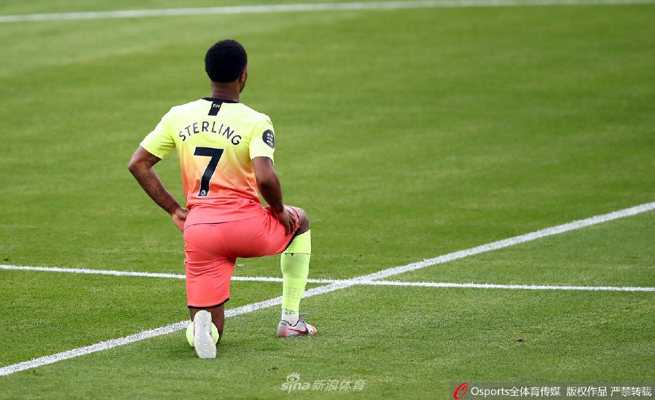 斯特林在新闻发布会上侃侃而谈，展现对新征程的满满信心