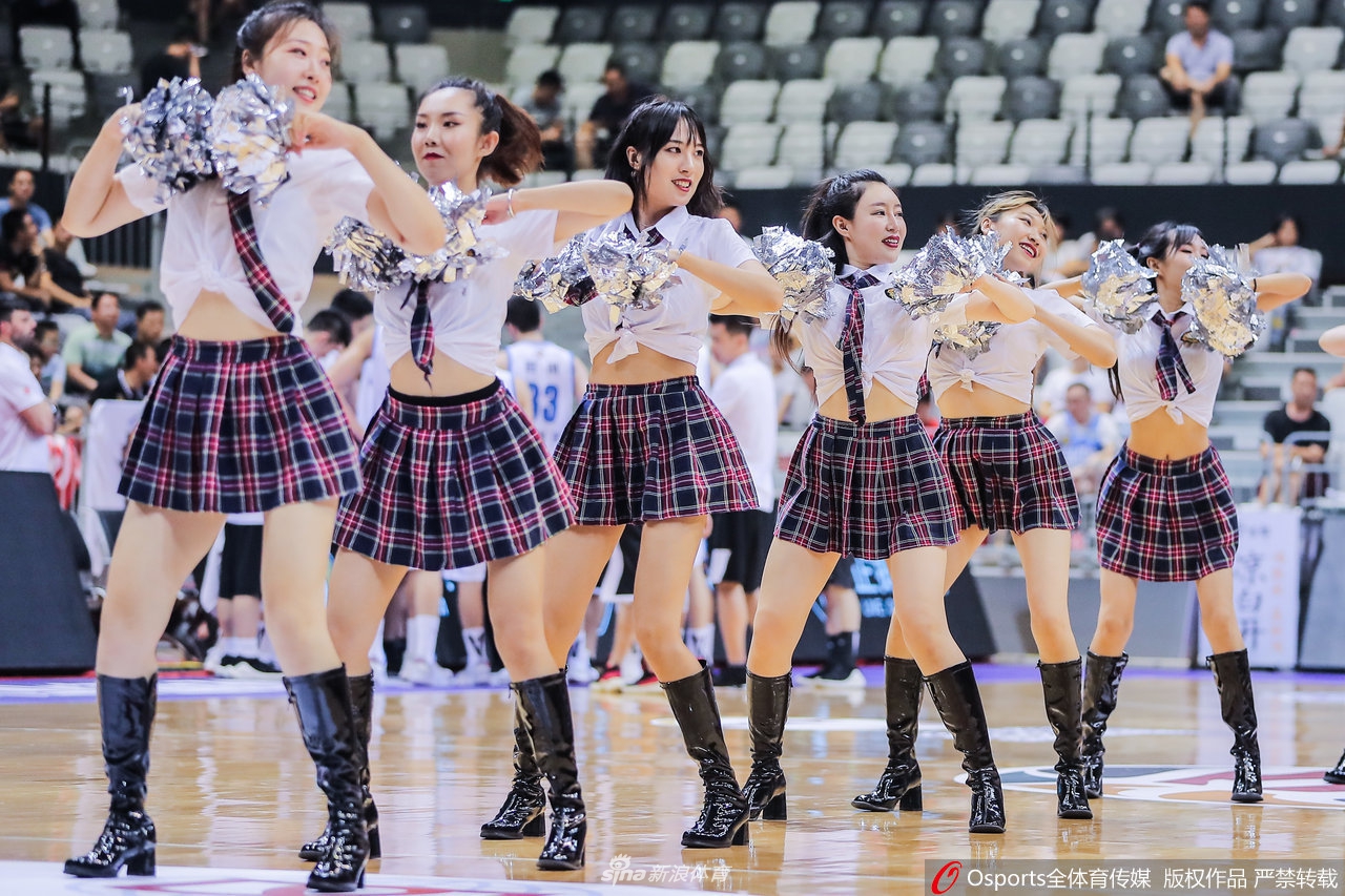 cba夏季联赛拉拉队美女热舞