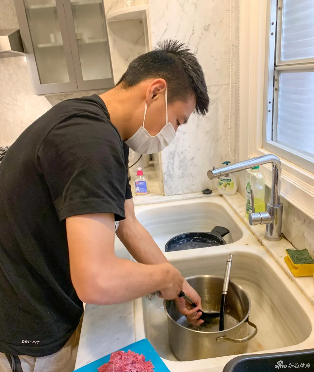 武磊周记曝光在西班牙生活照 目前仍在隔离治疗中