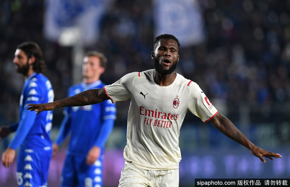 “只有庫里投那個3分是OK的其他人敢這么投會被趕出美國”