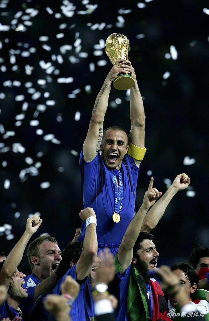 卡纳瓦罗晒照回忆2006世界杯夺冠 力压齐达内画面太美妙