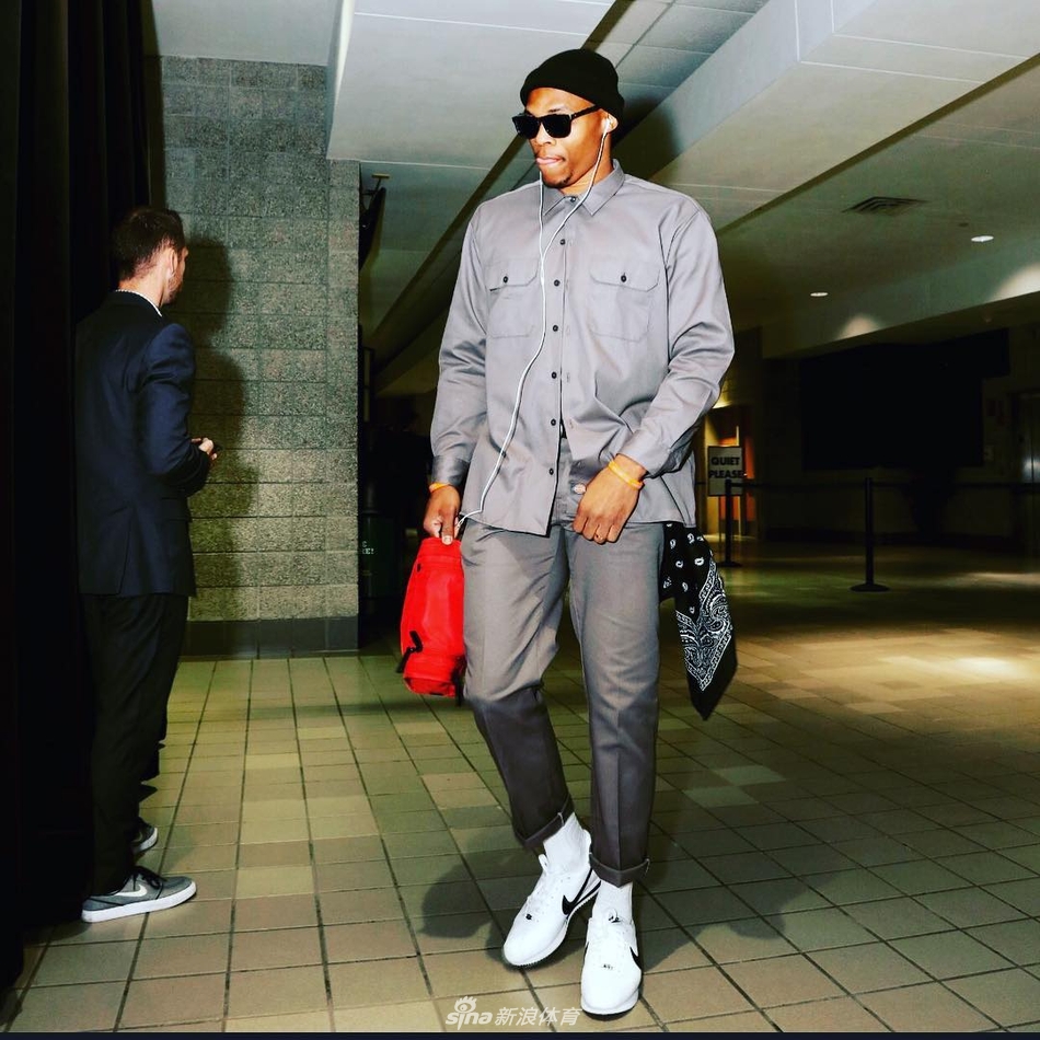 威少为ESPN拍摄圣诞时尚写真