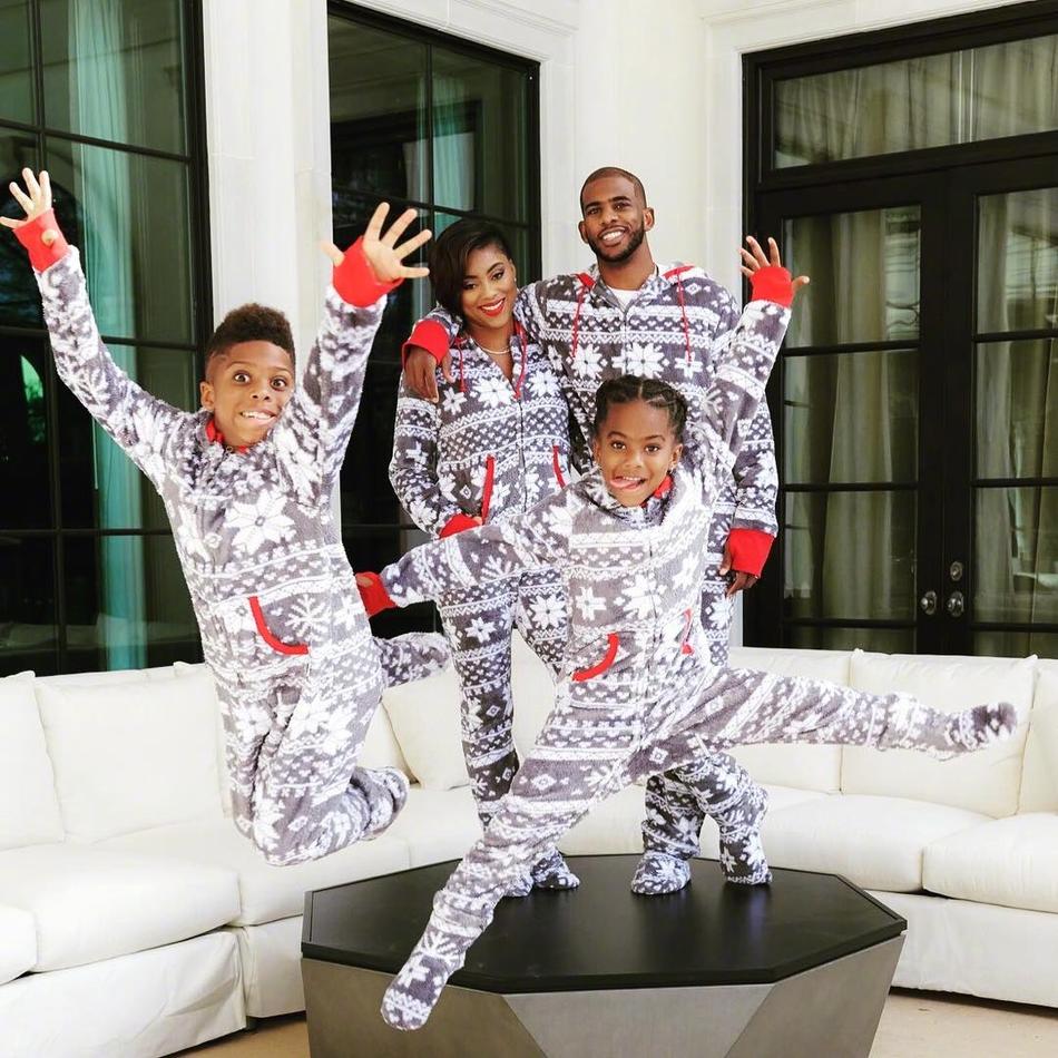 NBA众球星晒全家福欢度圣诞节