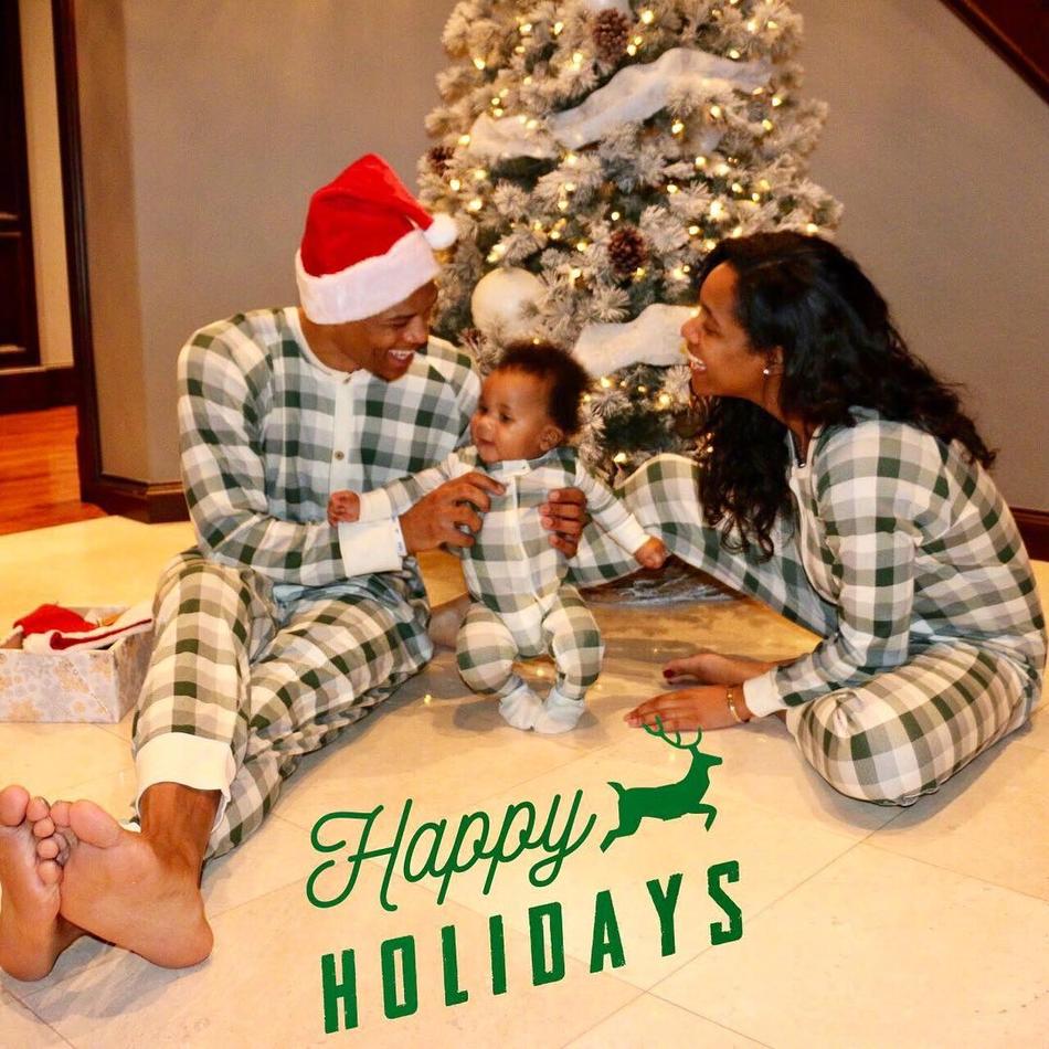 NBA众球星晒全家福欢度圣诞节