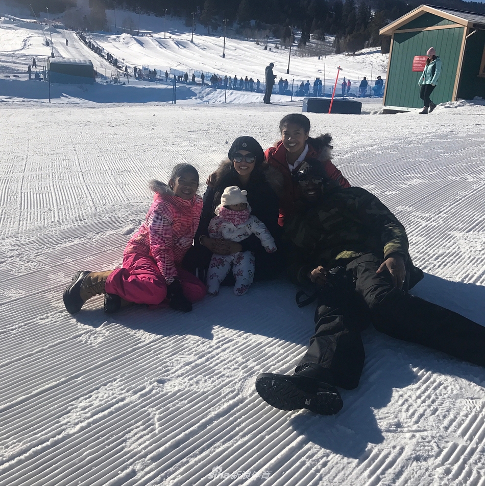 科比全家滑雪度新年假期
