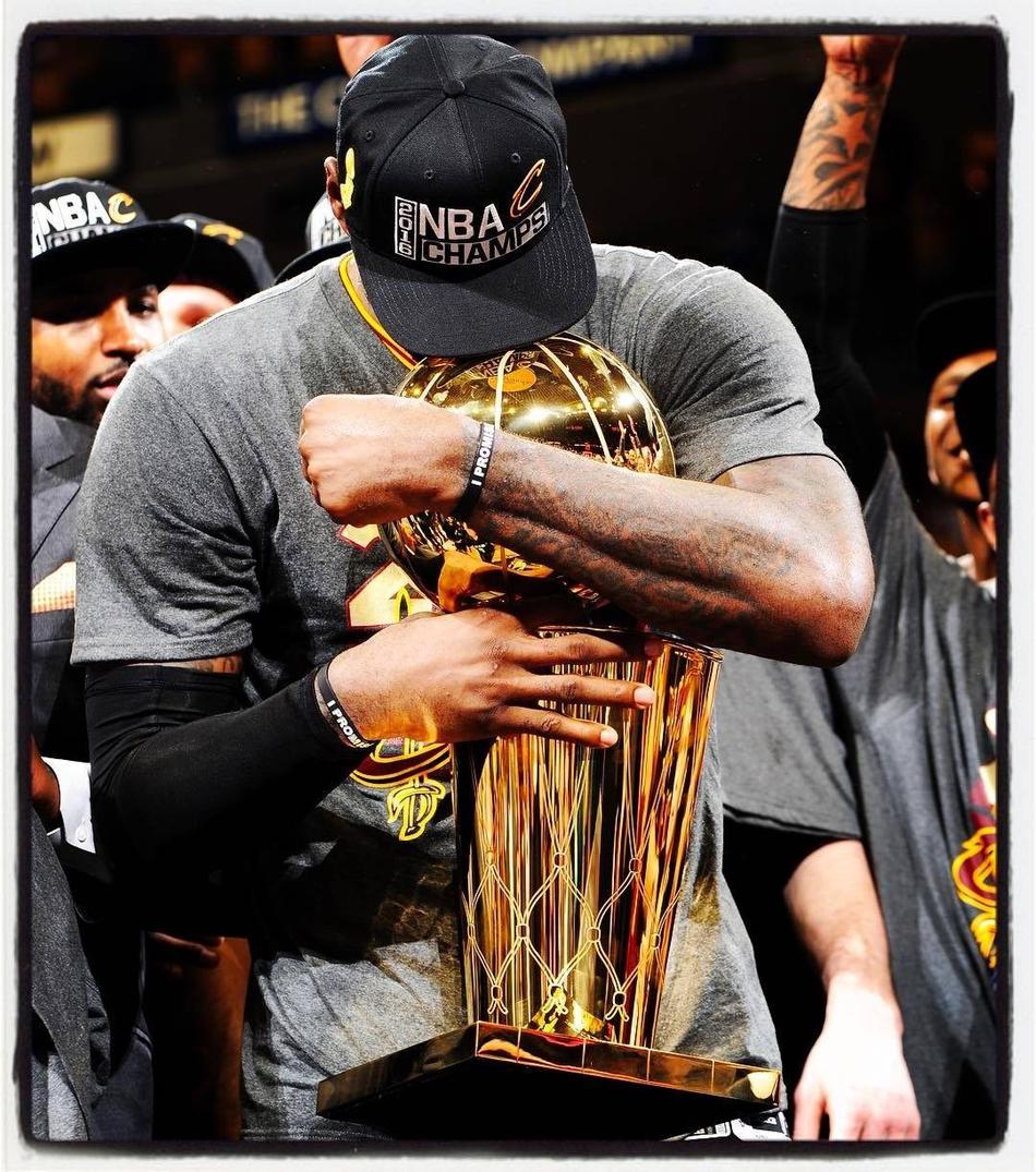 詹姆斯33岁生日快乐