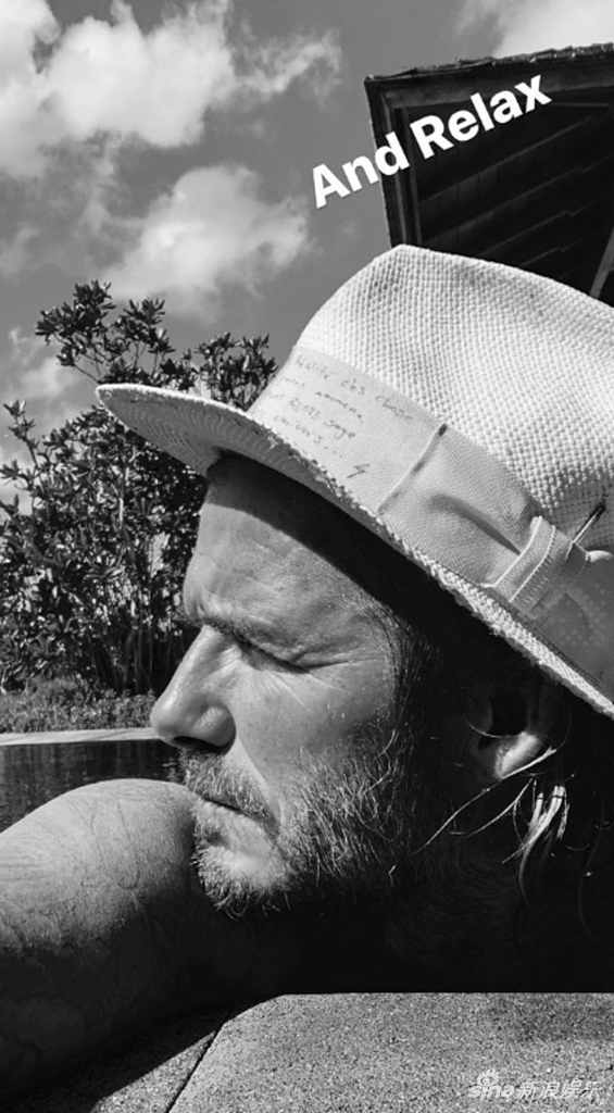 贝克汉姆搂儿子合影搞怪5连拍