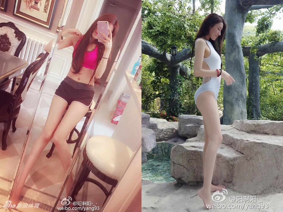 金色的夕阳洒在细腻的沙滩上,马阳阳身着简约泳装,回眸一笑,柔顺的长发被海风轻轻撩起,眼神中流露出度假的惬意与慵懒。