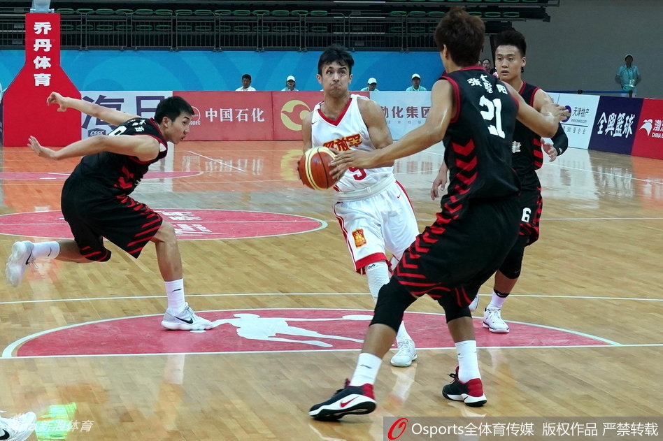 全运男篮5-8名排位赛精彩瞬间(18张)