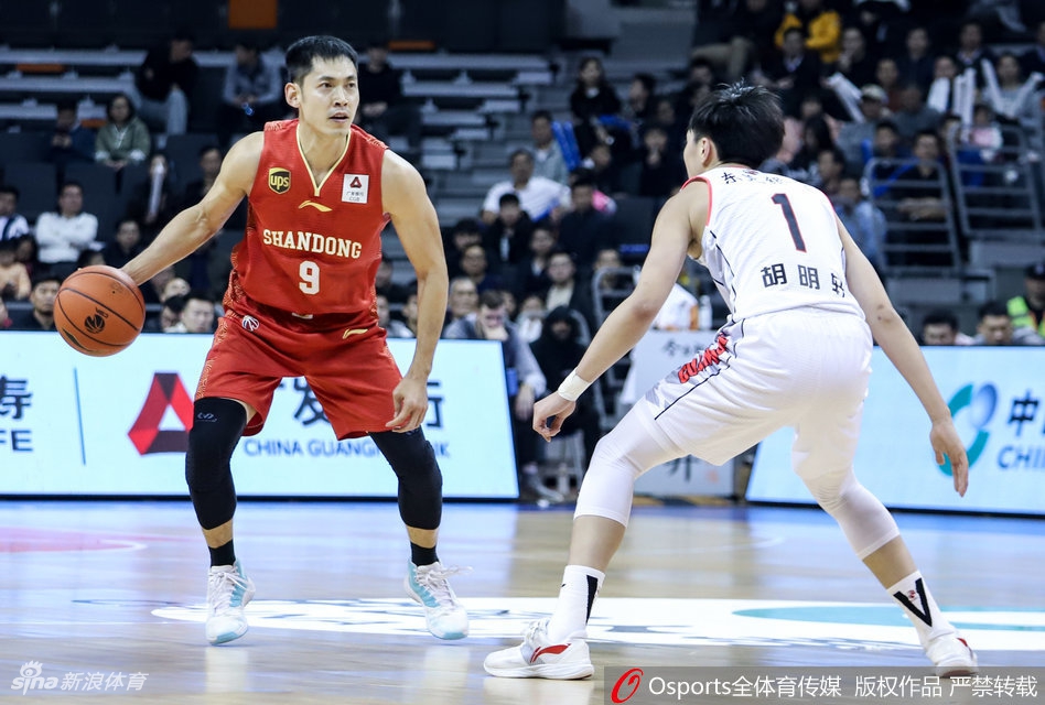 张庆鹏独得22分5个篮板6次助攻