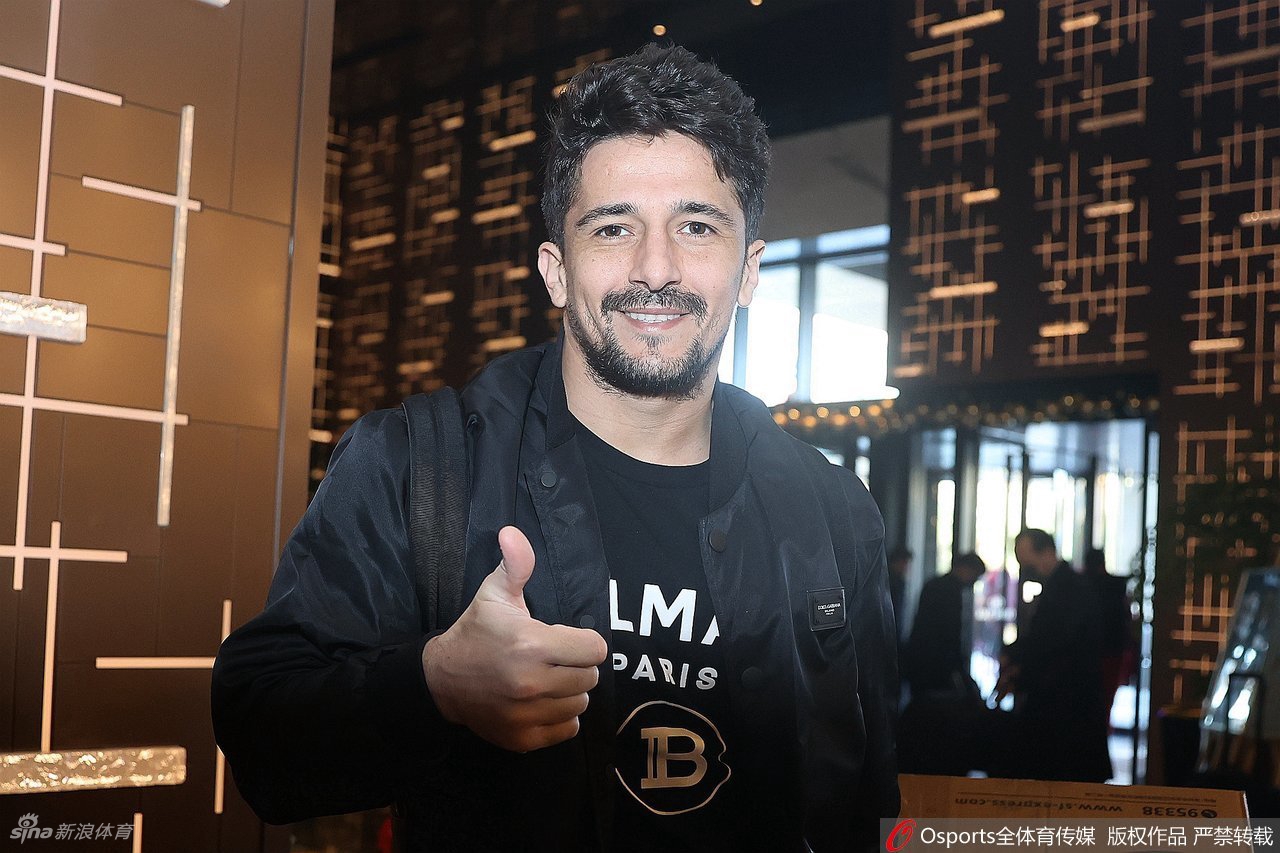 [流言板]又一场胜利！东契奇Ins晒赛场照庆祝湖人取得5连胜