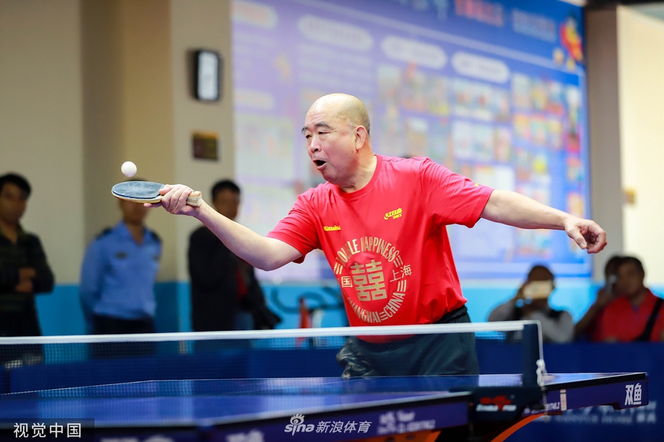 前国家乒乓球队男子运动员,五次世界冠军获得者,广西籍的梁戈亮先生