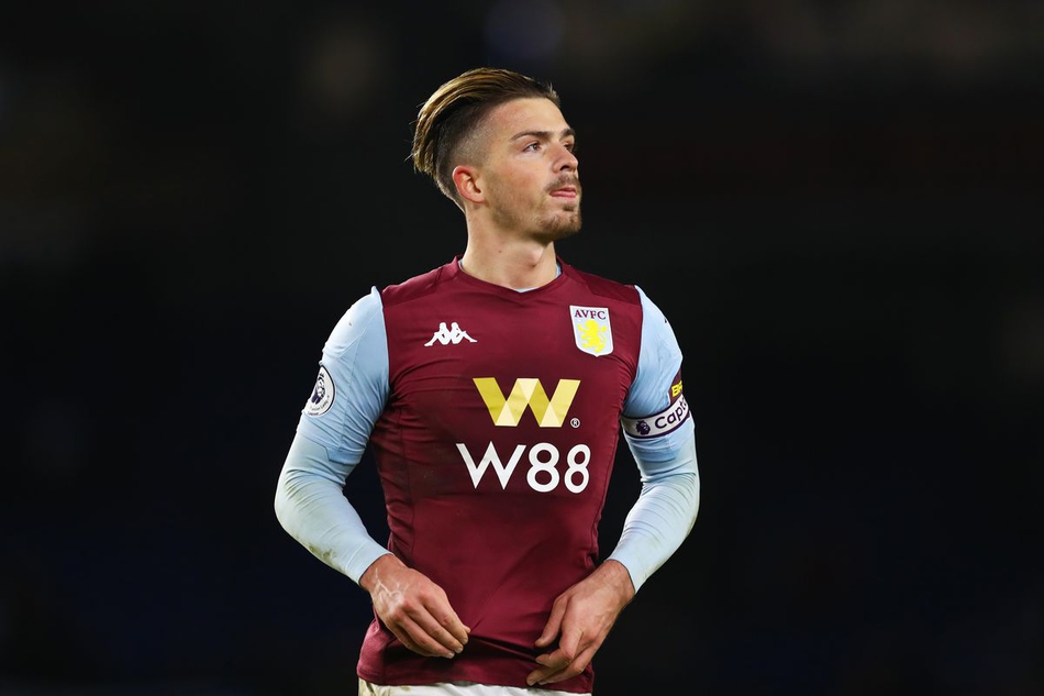 利物浦门神阿利松在比赛最后时刻飞身扑出对方的必进球，他那不可思议的反应速度和坚定眼神，守住了英超明星队获胜的最后希望。