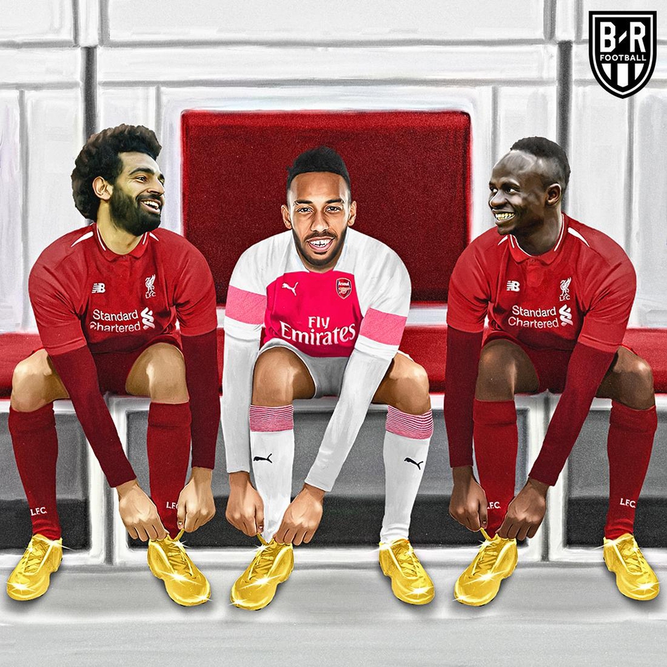 英超官方用三尊金色球鞋奖杯，分别展示了萨拉赫、马内和奥巴梅扬三人的名字和22个进球的数据，纪念这一空前绝后的共享金靴纪录。