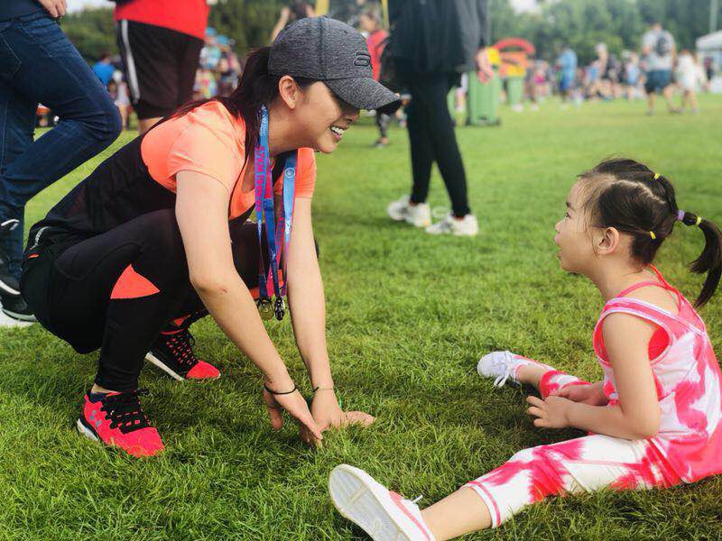 北京时间6月30日，黄小蕾成功完赛黄金海岸马拉松 5.7KM组，女儿闪宝各种搞怪啊，精灵古怪的小家伙很给力啊！