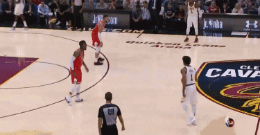 北京时间10月11日,虽然詹姆斯复出,但骑士仍以94-108的比分不敌公牛