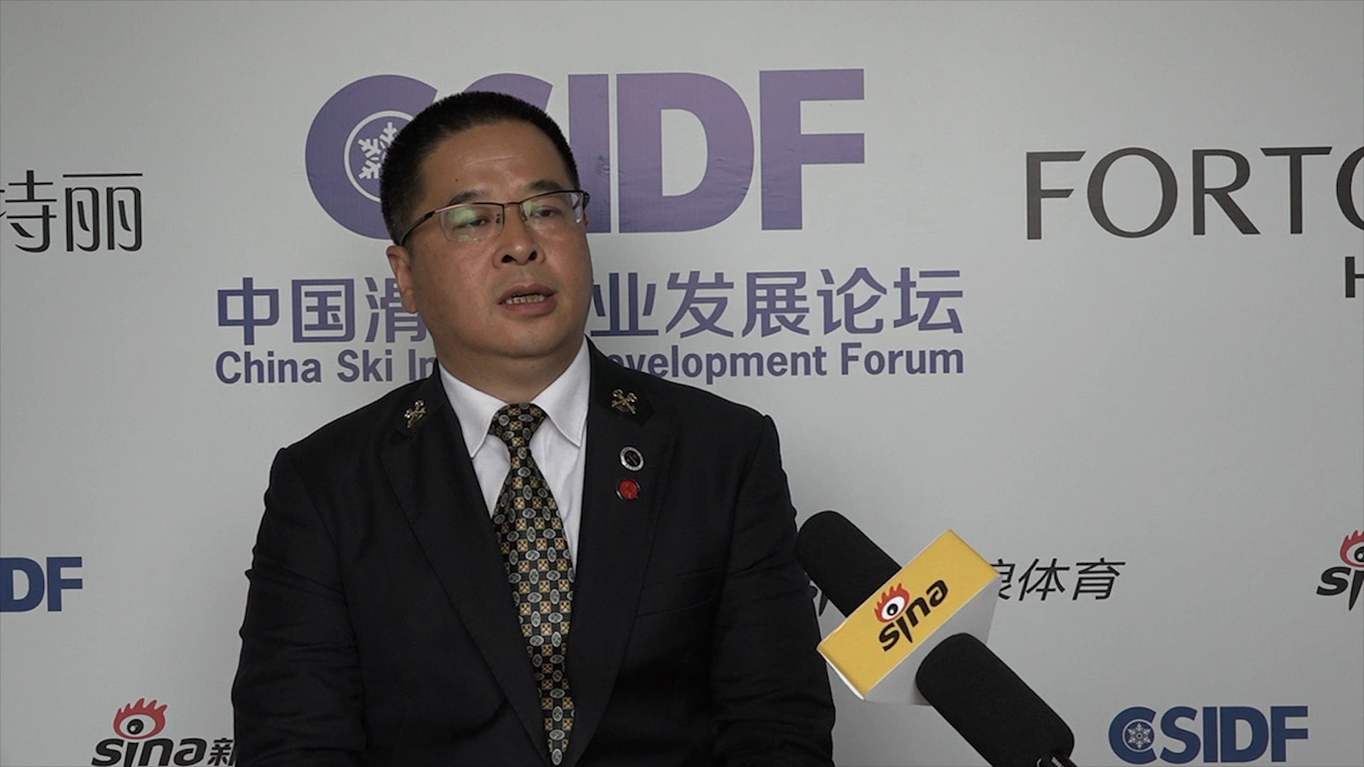 卡宾董事长_卡宾男装