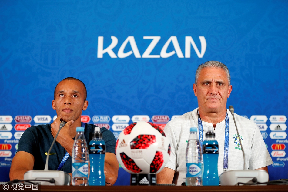 巴西赛前发布会 蒂特米兰达出席