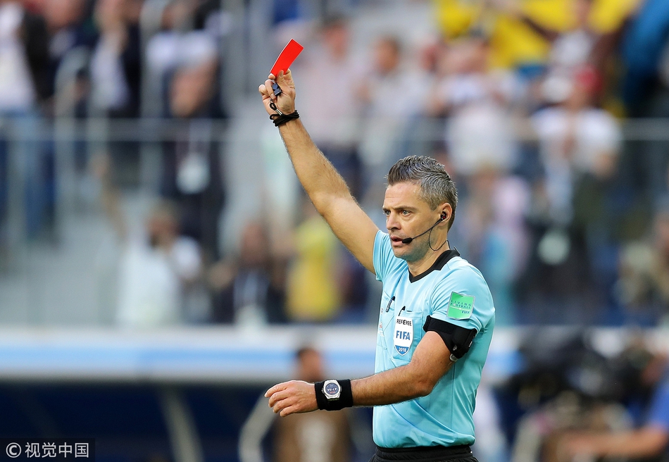 瑞士队朗补时吃红牌被罚出场